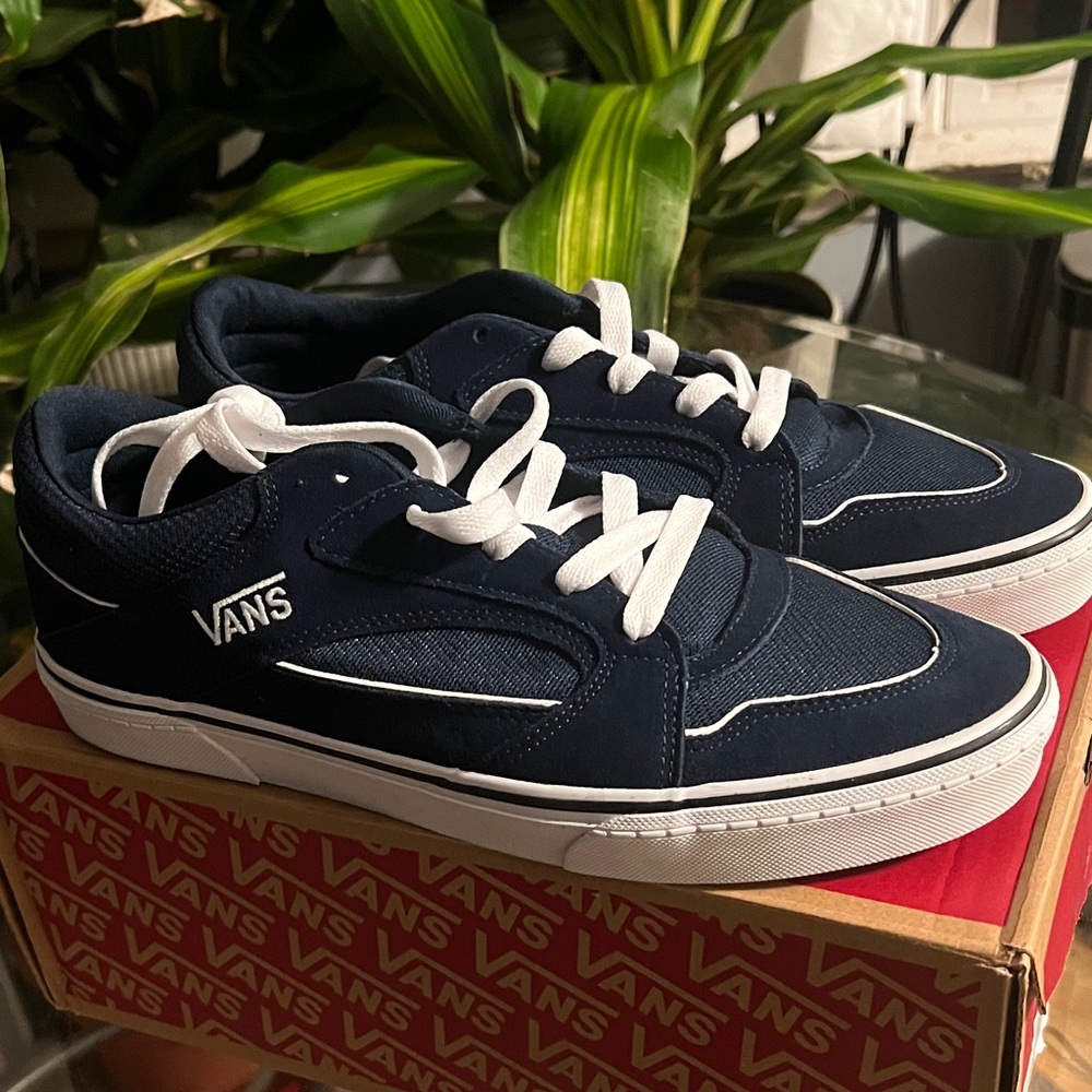 Vans Mens Colson Navy Blue Sneakers 11 new